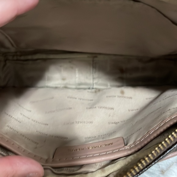 Michael kors cross body purse - Picture 8 of 9